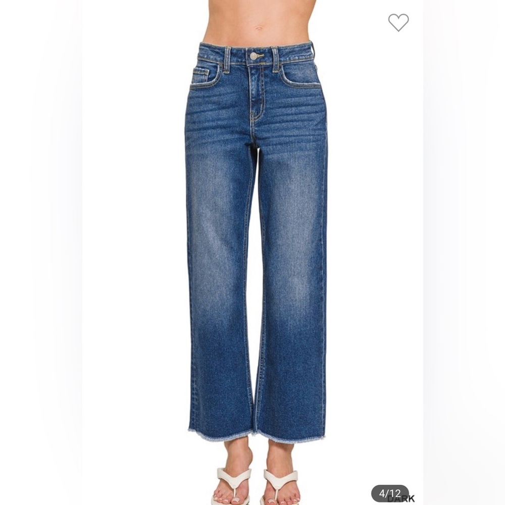 Women’s Straight Leg Jeans in Medium Blue